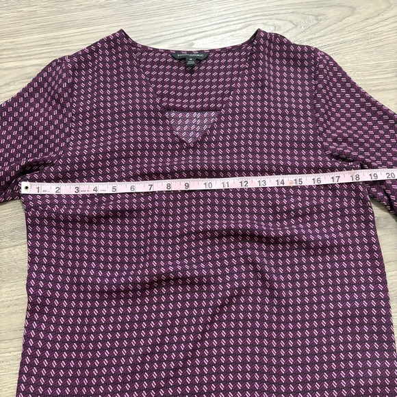 Banana Republic Purple Geometric Blouse Accordion Bell Sleeve V-Neck Womens Sz M - Picture 6 of 9